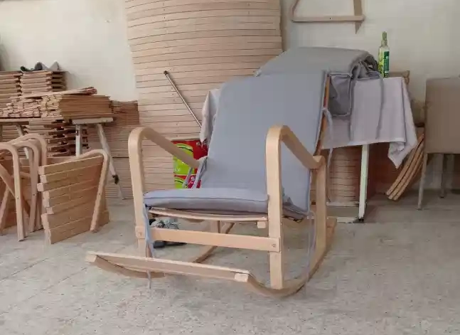 Ahşap Sallanır Koltuk